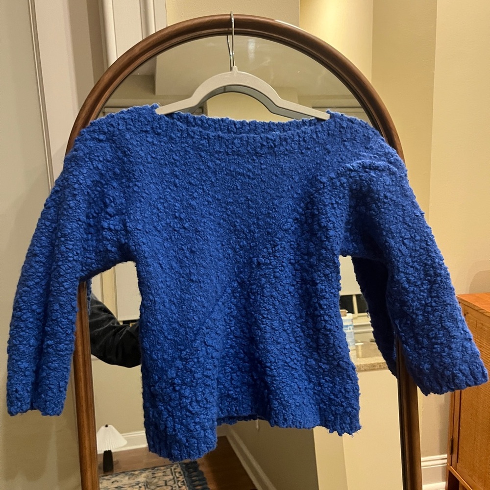 Vintage blue sweater with 3/4 length sleeves